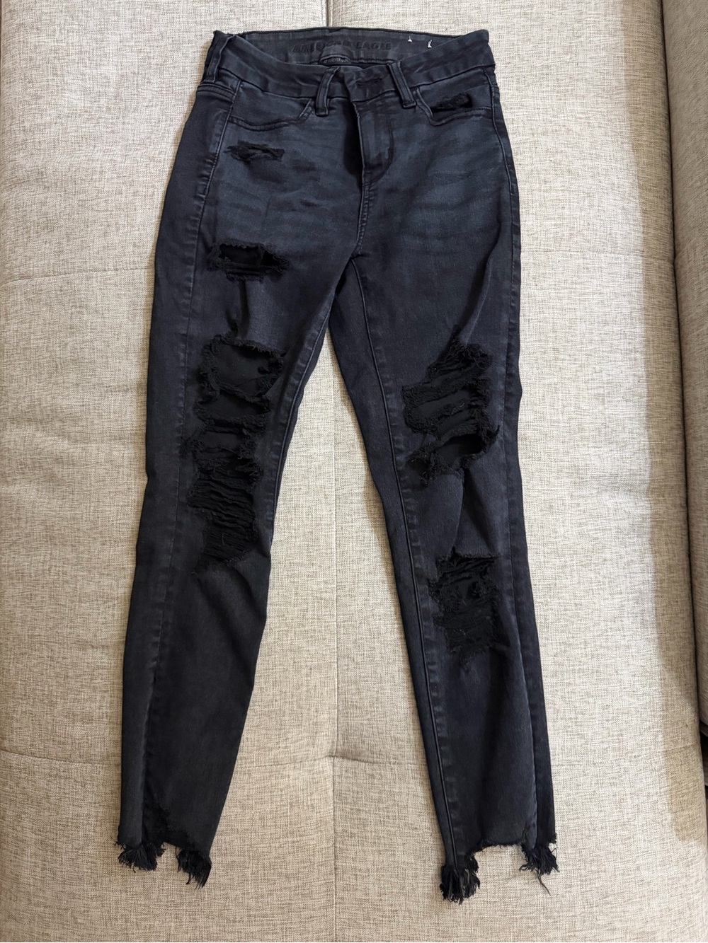 American Eagle Black Distressed Women’s Jeans - Slim Fit